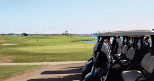 esagcs-november-turfgrass-golf-cart-on-green